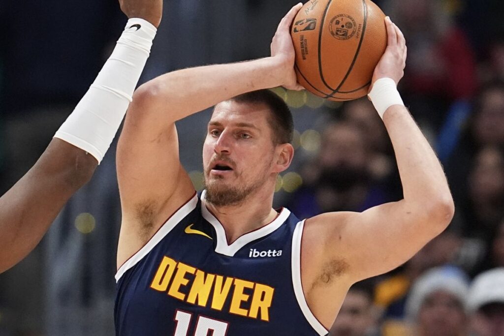 Nikola Jokic supera a Kareem Abdul-Jabbar: El récord histórico que está dando de qué hablar