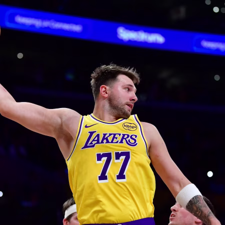 ¡Emergencia Lakers! Doncic abandona Los Ángeles rumbo a Eslovenia por esta razón