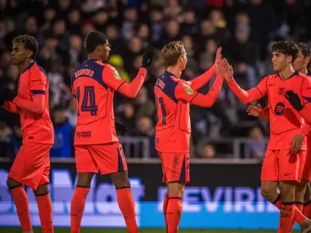 Destaques do futebol europeu da semana: Barcelona em alta, mudanças no Rangers e Ekitike em evidência