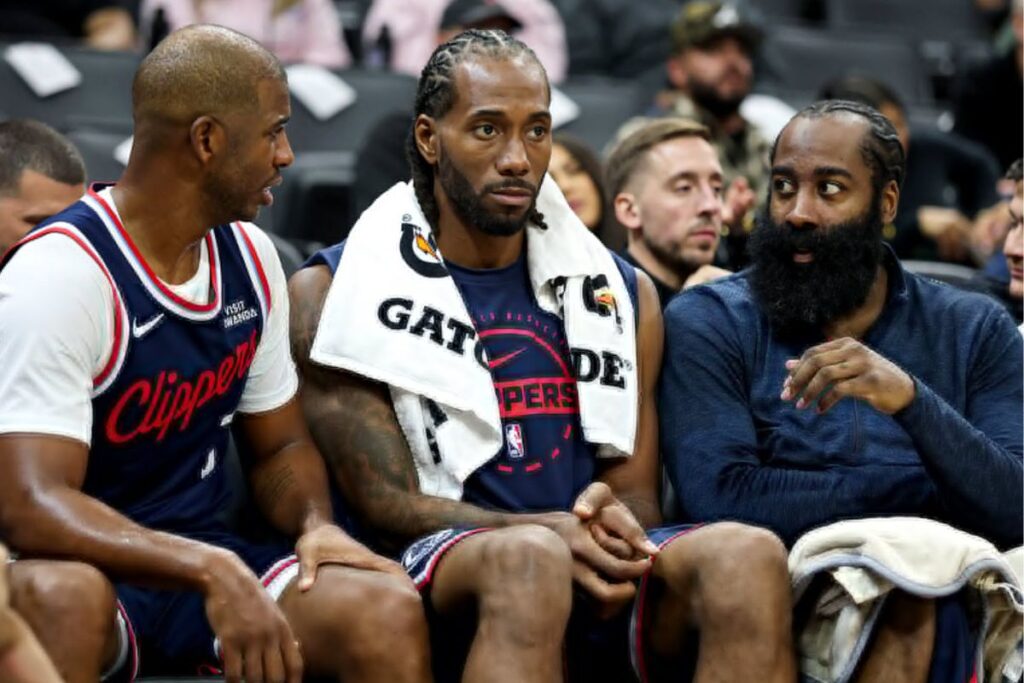 ¡Harden y Leonard rompen el silencio! Lo que realmente piensan sobre la salida de Chris Paul 1 ¡Harden y Leonard rompen el silencio! Lo que realmente piensan sobre la salida de Chris Paul